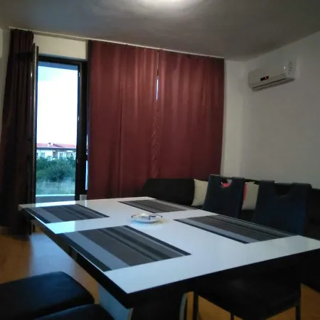 Apartment Apartman Byala 3 *